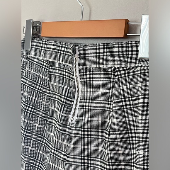 Women’s Hollister Plaid Faux Wrap Ultra High-Rise Mini Skort / Short - Picture 5 of 11